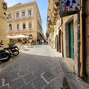 casa-giulia-syracuse.sicilyhotelsitaly.net/