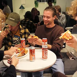 Vandrarhem Gspot & Triangles Pizzeria 